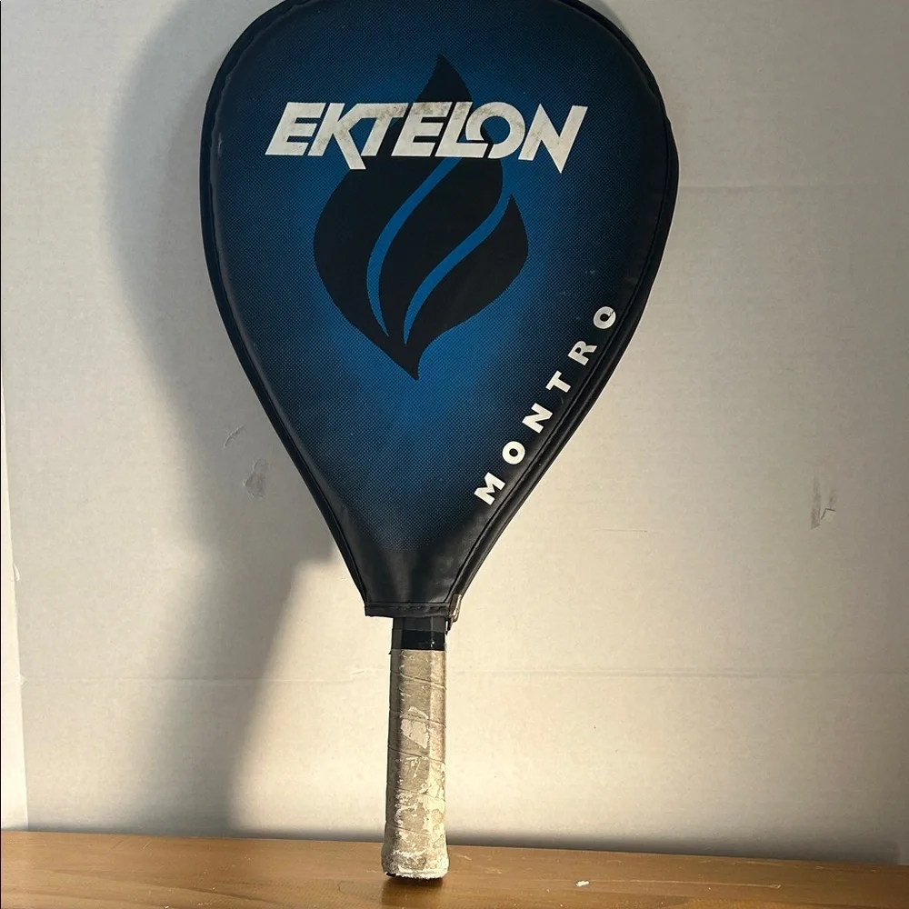 Blue Racquet with Cover - Picture 3 of 3